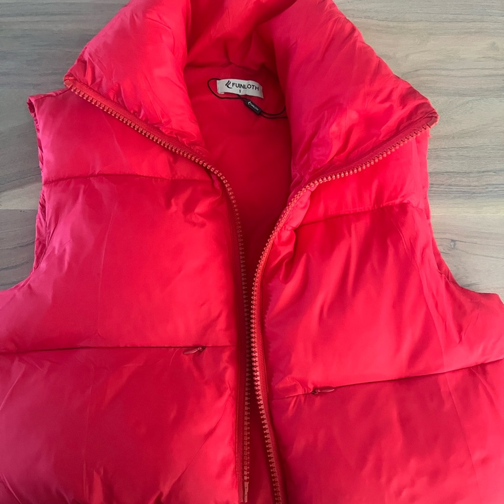 Size Small Amazon Cropped Vest